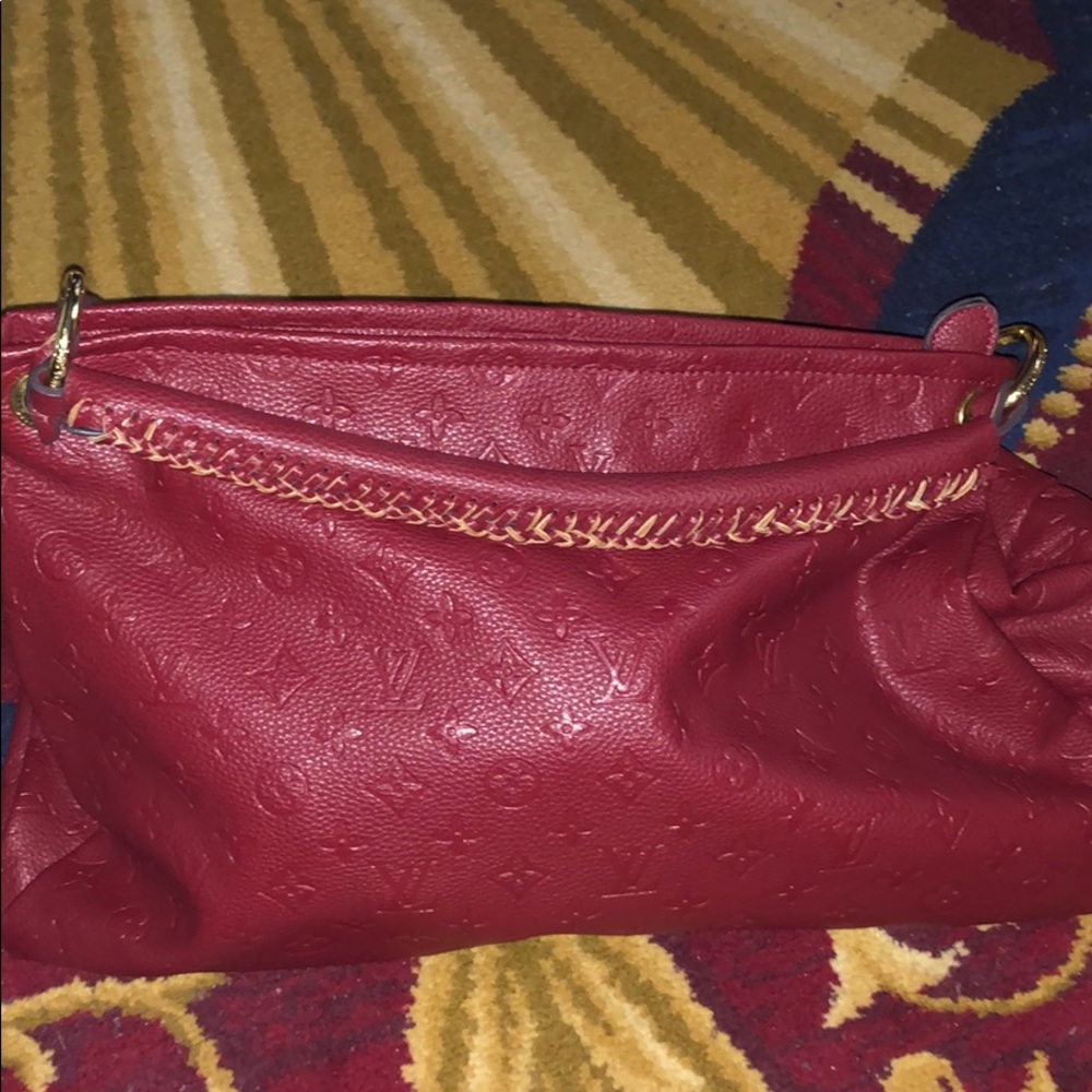 Burgundy good size Handbag